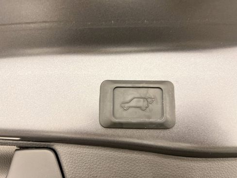 Used 2023 Toyota RAV4 SE w/ Weather & Moonroof Package image 27