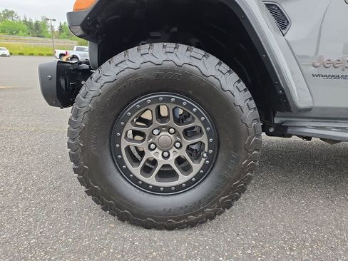 Used 2022 Jeep Wrangler Unlimited Rubicon 392 w/ Xtreme Recon 35" Tire Package AWD/4WD image 36