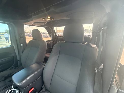 Used 2023 Jeep Wrangler Sport AWD/4WD image 15