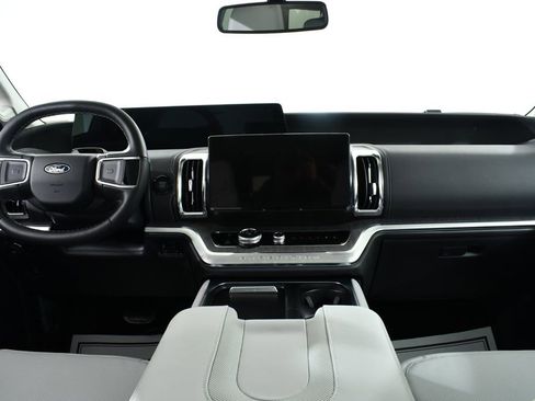 New 2026 Ford Expedition Max Platinum image 7