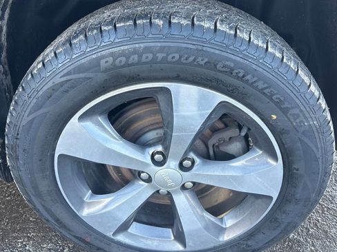 Used 2019 Jeep Cherokee Limited image 10