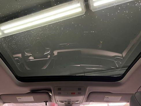 New 2025 Volkswagen Taos SEL image 10