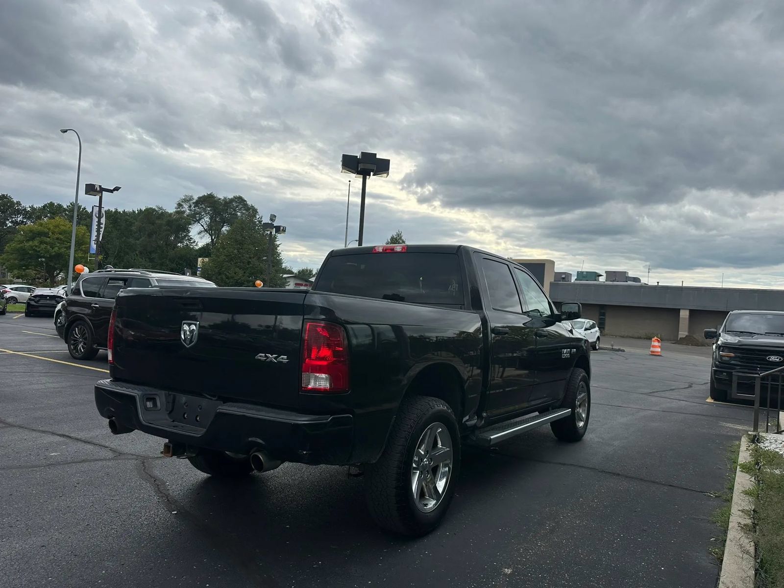 Used 2016 RAM 1500 Express AWD/4WD image 4