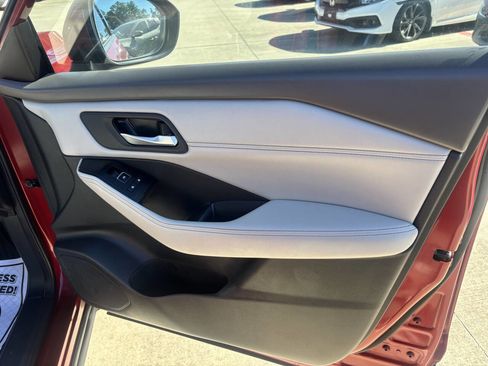 Used 2023 Nissan Rogue SL image 29