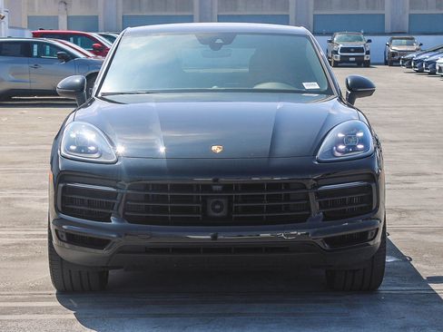 Used 2021 Porsche Cayenne Coupe AWD/4WD image 2
