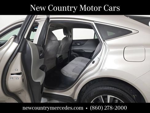 Used 2021 Toyota Venza LE AWD/4WD image 15