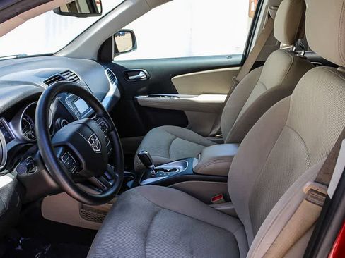 Used 2019 Dodge Journey SE FWD image 17