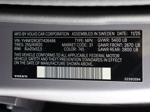 New 2026 Volvo XC60 B5 Plus w/ Climate Package PRO AWD/4WD image 17