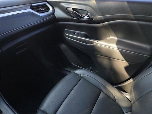 Used 2023 GMC Acadia SLT w/ Elevation Edition image 28