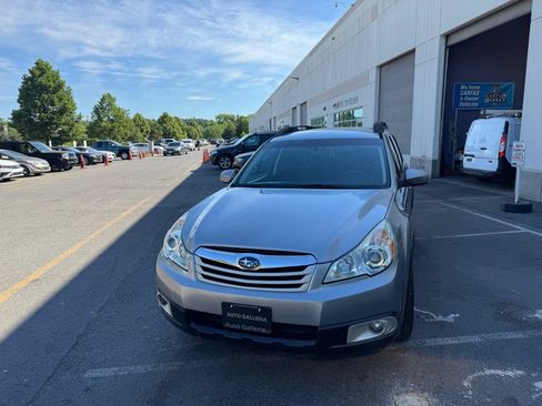 Used 2011 Subaru Outback 2.5i Premium w/ Protection Pkg 1A AWD/4WD image 24