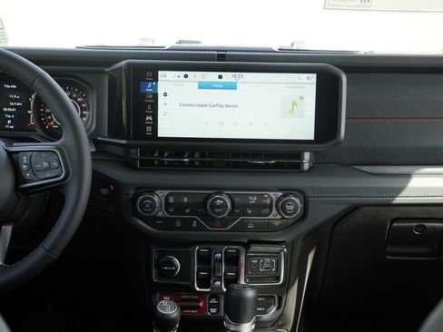 New 2026 Jeep Wrangler Unlimited Rubicon AWD/4WD image 26