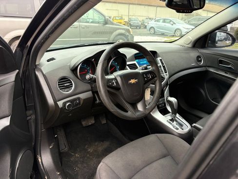 Used 2015 Chevrolet Cruze LT image 13
