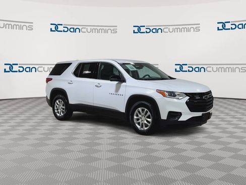 Used 2021 Chevrolet Traverse LS w/ LPO, Blackout Package FWD image 2