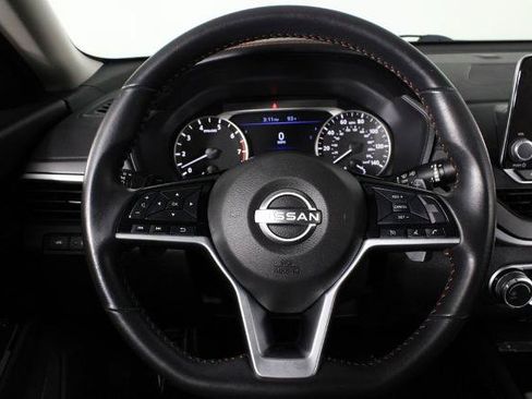 Certified 2025 Nissan Altima 2.5 SR FWD image 10