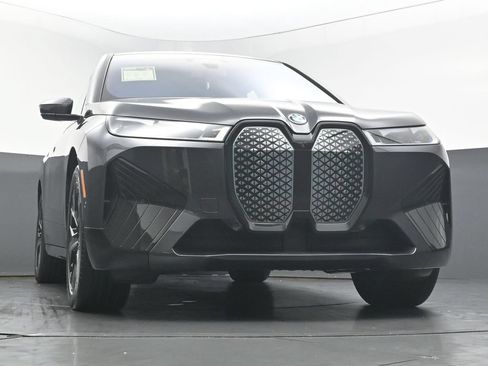 Used 2024 BMW iX xDrive50 w/ Premium Package AWD/4WD image 44