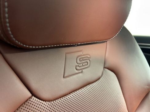 Used 2023 Audi S8 w/ S8 Comfort Plus Package image 34