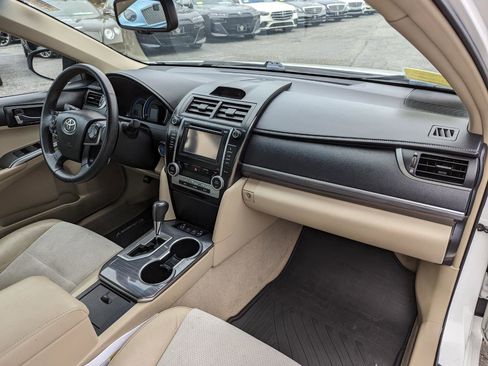 Used 2013 Toyota Camry XLE w/ Leather Pkg image 33