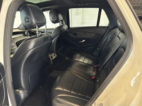 Used 2018 Mercedes-Benz GLC 300 4MATIC image 10