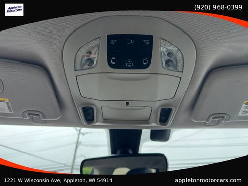Used 2018 Chrysler Pacifica Touring-L Plus FWD image 31