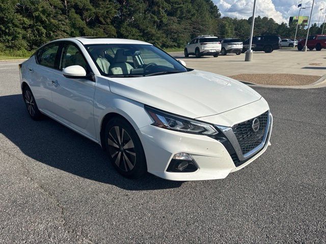 Used 2020 Nissan Altima 2.5 SL FWD image 2
