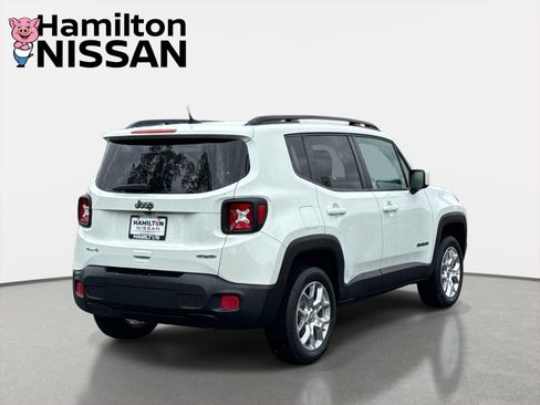 Used 2018 Jeep Renegade Latitude w/ Cold Weather Group AWD/4WD image 2