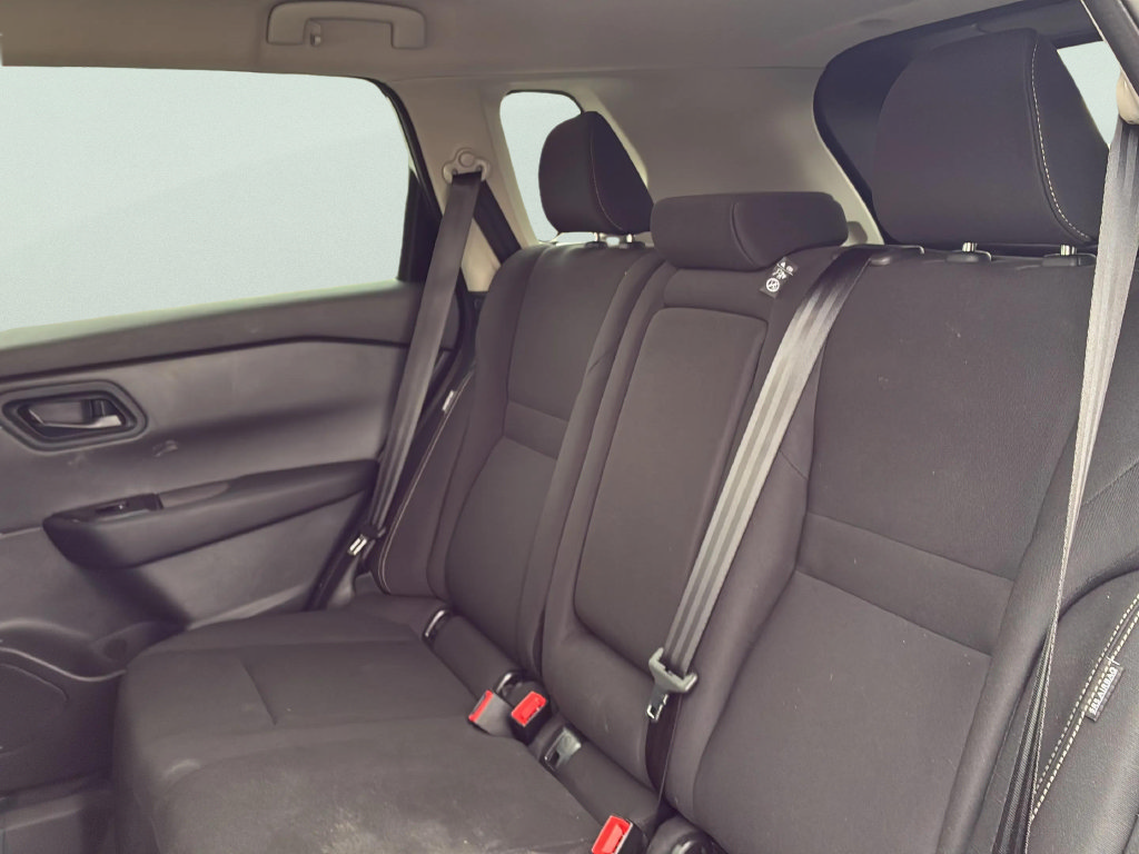 Used 2025 Nissan Rogue S FWD image 18