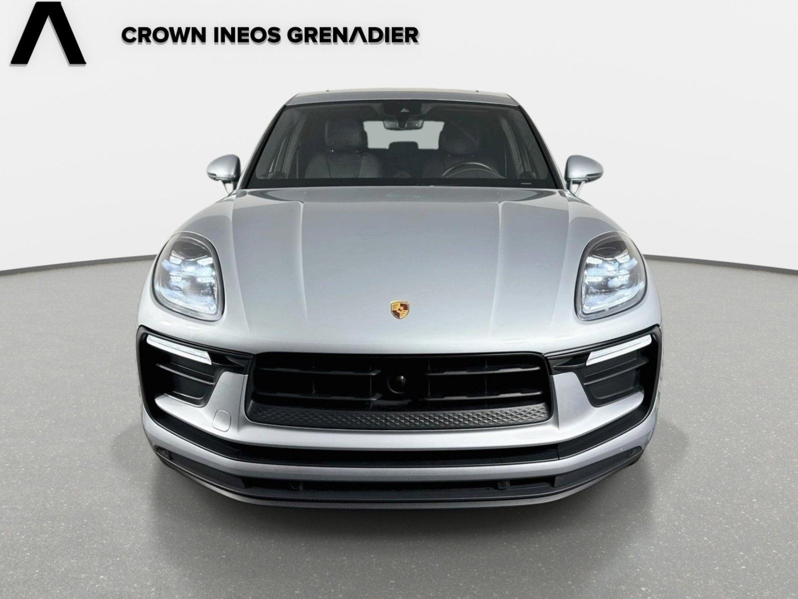 Used 2023 Porsche Macan AWD/4WD image 2