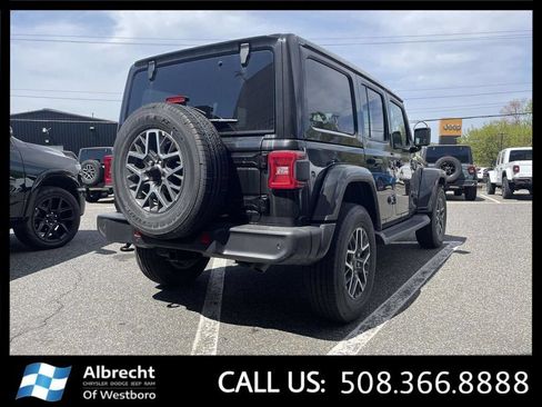 New 2026 Jeep Wrangler Unlimited Sahara AWD/4WD image 5