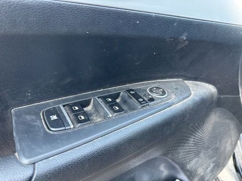 Used 2024 Kia Forte LXS w/ LXS Technology Package FWD image 3