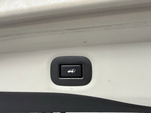 Used 2016 Nissan Rogue SV w/ SV Premium Package AWD/4WD image 28