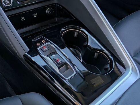 Used 2025 Audi Q5 Premium w/ Convenience Package image 14