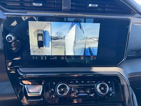 Used 2024 GMC Sierra 2500 AT4 w/ Technology Package image 37