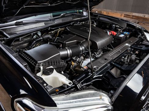 Used 2020 Toyota Tacoma SR5 image 38