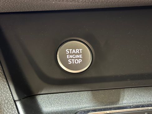 Used 2020 Audi Q3 2.0T Premium Plus w/ Premium Plus Package image 36