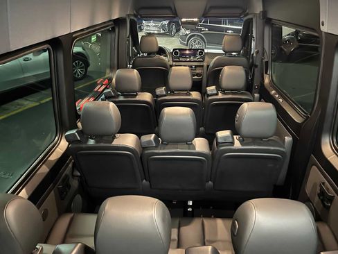 Used 2022 Mercedes-Benz Sprinter 2500 image 19