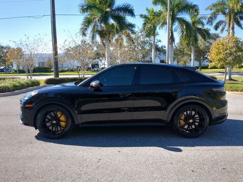 Used 2023 Porsche Cayenne Turbo GT image 7