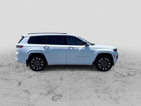 Used 2022 Jeep Grand Cherokee L Overland w/ Luxury Tech Group IV AWD/4WD image 9