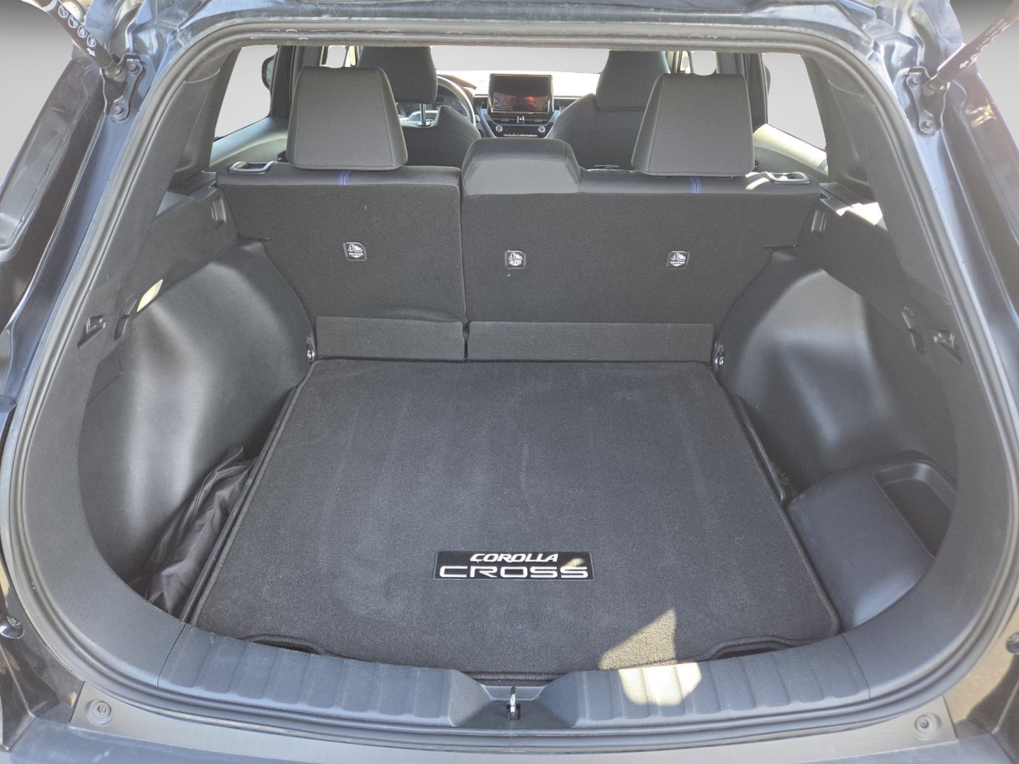 Certified 2024 Toyota Corolla Cross AWD Hybrid image 29