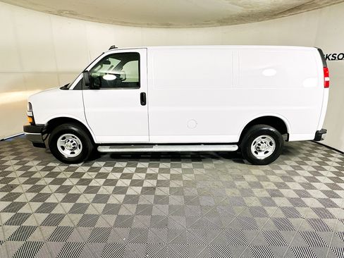 Used 2024 Chevrolet Express 2500 Work Van w/ Driver Convenience Package image 6
