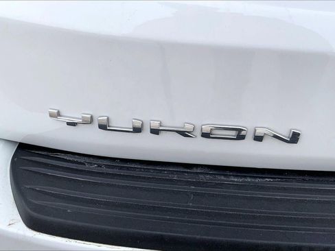 Used 2024 GMC Yukon XL AT4 w/ AT4 Premium Package image 31