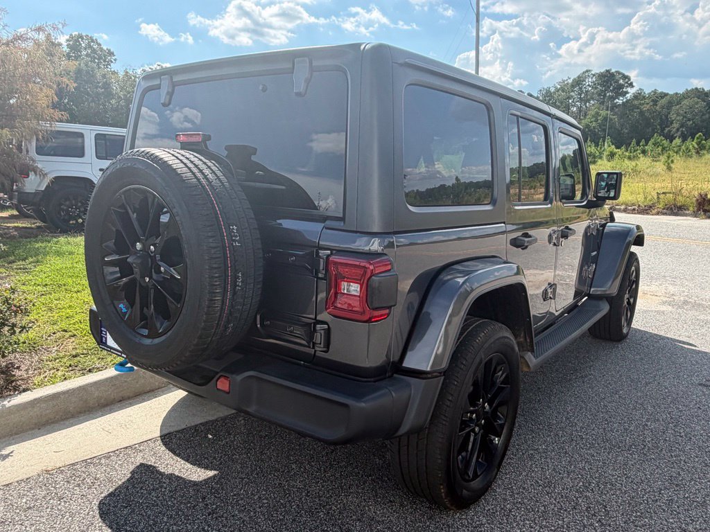 Used 2023 Jeep Wrangler Unlimited Sahara AWD/4WD image 17