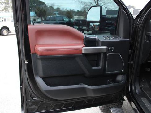 Used 2020 Ford F450 Platinum w/ FX4 Off-Road Package image 37