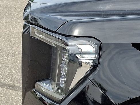 Used 2023 GMC Yukon Denali Ultimate AWD/4WD image 30