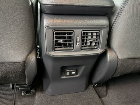 Used 2019 Toyota RAV4 XLE w/ Convenience Package FWD image 13