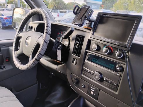 Used 2016 GMC Savana 2500 image 59