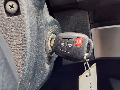 Used 2019 Toyota Tacoma SR5 RWD image 11