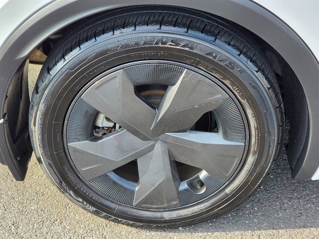 Used 2024 Toyota Prius Prime FWD image 12