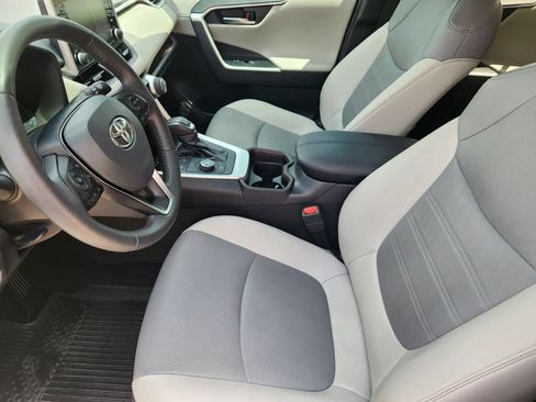 Used 2021 Toyota RAV4 Limited AWD/4WD image 10