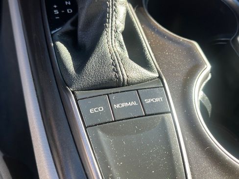 Used 2024 Toyota Camry SE image 15