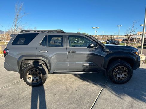 Used 2025 Toyota 4Runner Trailhunter image 9